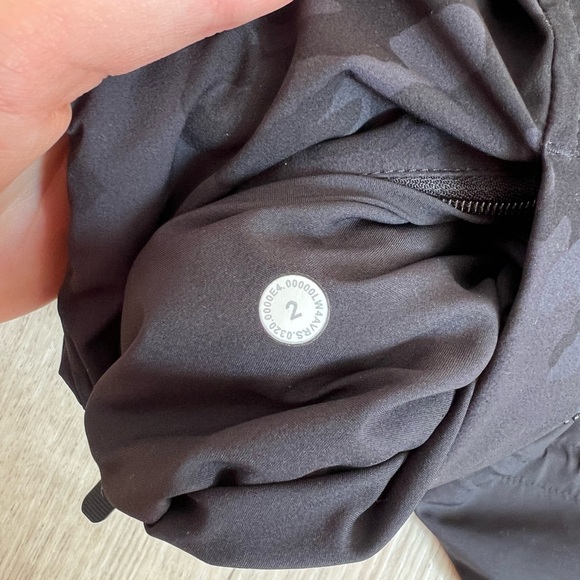 lululemon jacket - Picture 4 of 4
